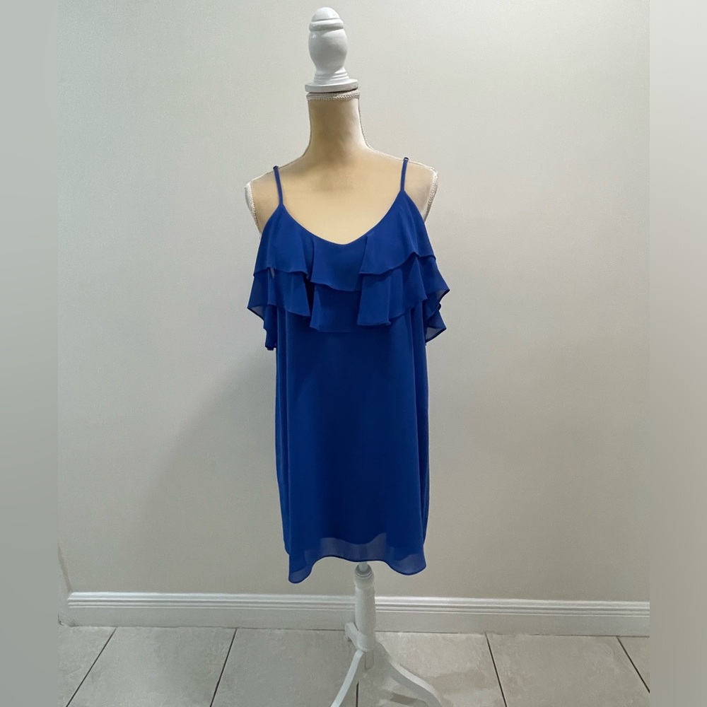 Lulu‘s Spaghetti Strap- off The Shoulder Dress